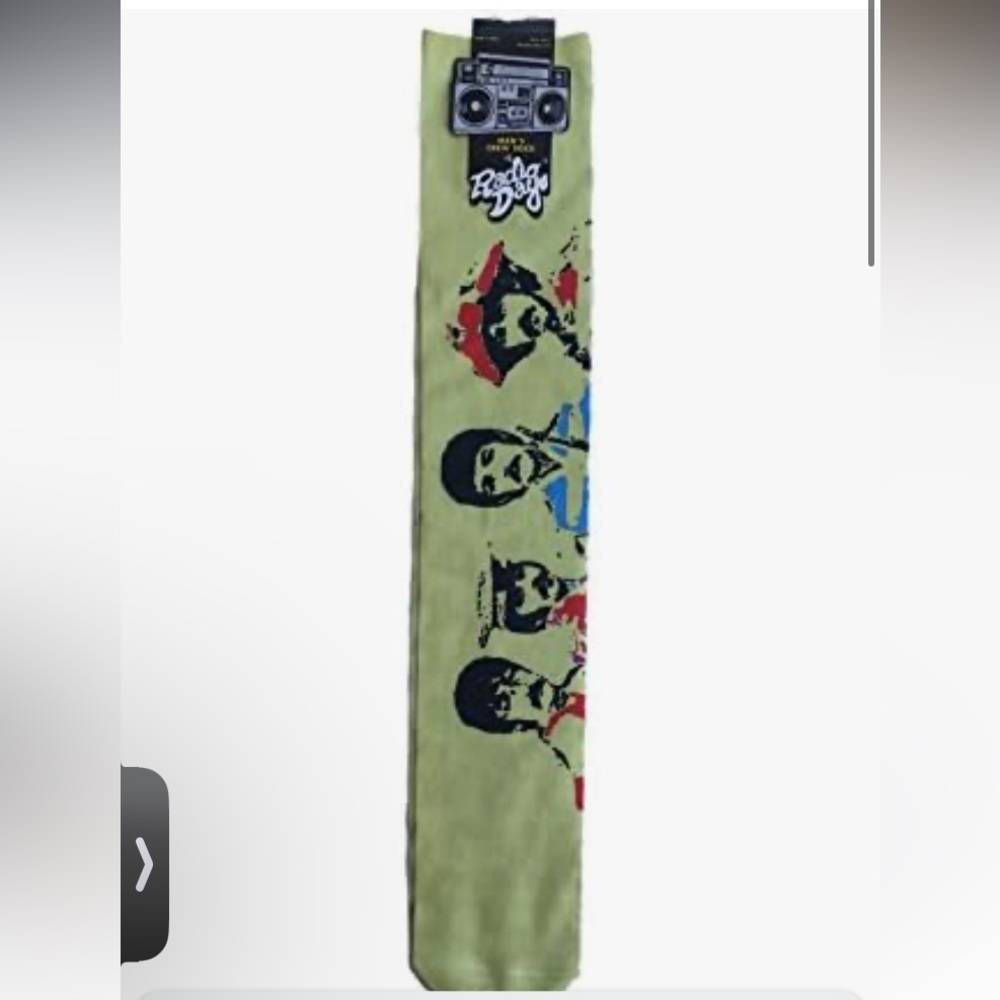 🎁NWT Mens Radio Days Lime The Beatles band Crew socks- Size:10-13 Fits Size 6-12